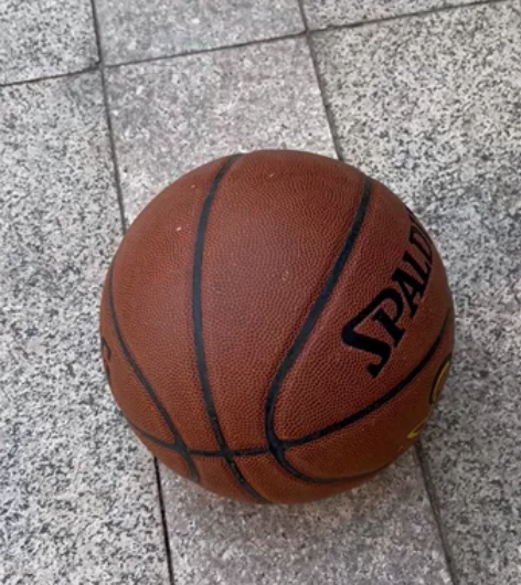 蓝球训练套装。全新的干湿分离双肩抽绳篮球包...