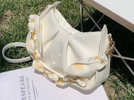 法式小众包包女夏季百搭褶皱云朵腋下包202...