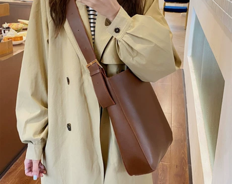 BagGirl 港风斜挎大包2023新款复...