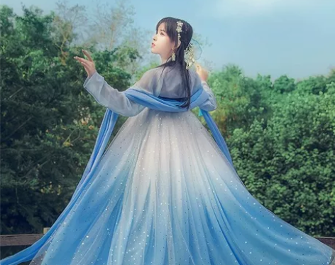 千韵岗汉服 六米摆,拍照很好看 L码 穿二