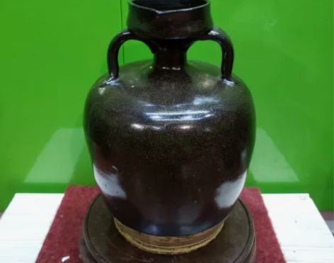 耀州窑清代茶叶末釉小号鸡头尊，造型别致难得...