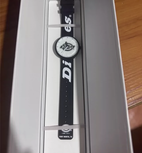 Dickies手表全新 感兴趣的话点“我想...