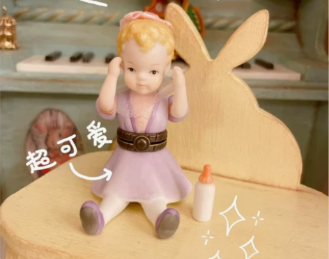 超迷你古董陶瓷娃娃 可开小女孩与奶瓶 【请...