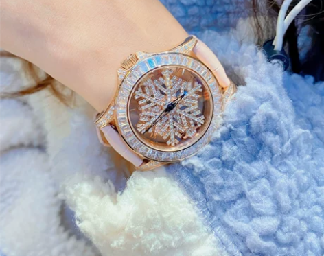 2023新款雪花女神时来运转手表女士满天星...