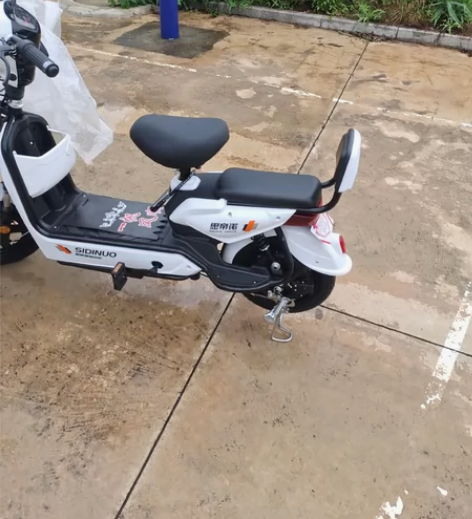 九成新电动车出售 感兴趣的话点“我想要”和...