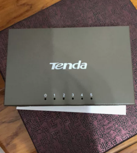 腾达5口百兆交换机 全新