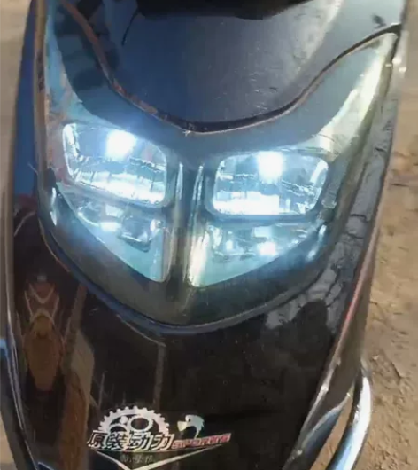 便宜出售一辆几乎全新的72v大踏板电动车，...