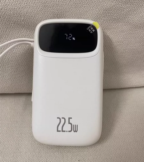 倍思充电宝，全新未拆封，2w毫安，白色、紫...