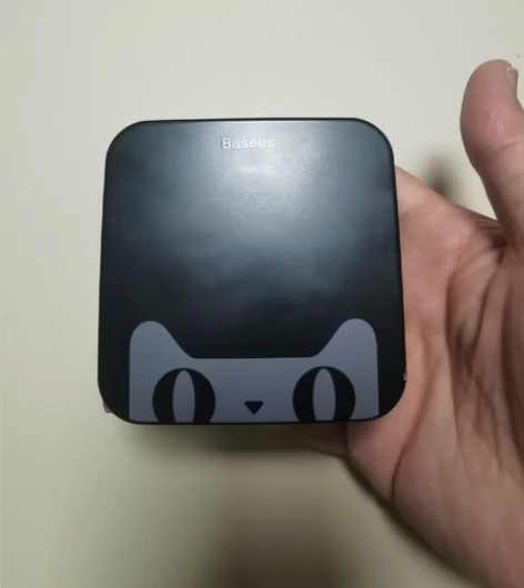 倍思充电宝二合一天猫联名款，5200mA，...