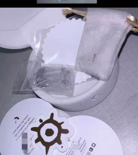 出全新正版光遇三周年《爱之套装》包含：绊爱...