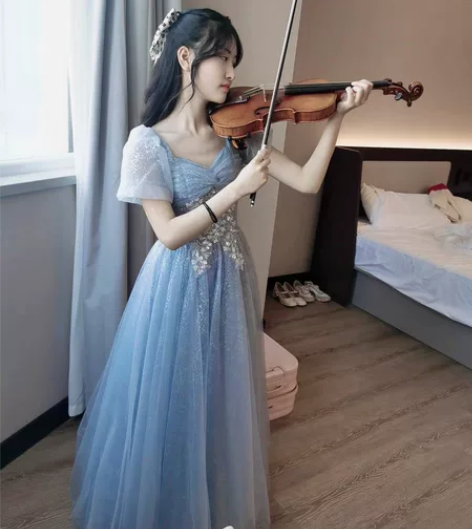 蓝色晚礼服 s码中长款短穿一无瑕疵 很有质...