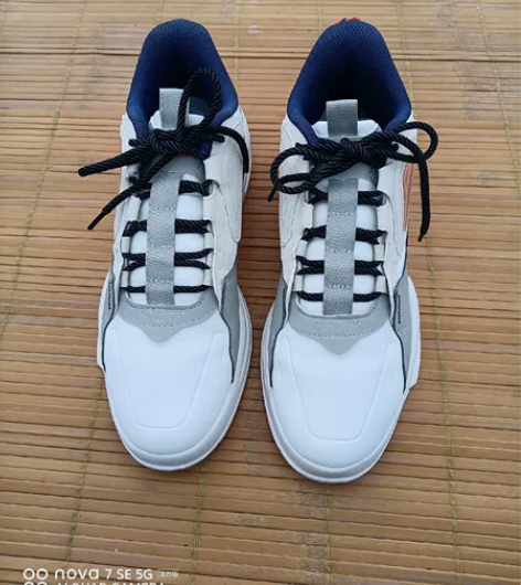 42码  特步运动鞋，二手闲置 鞋子保证正...