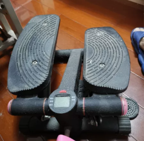 踏步机，买来后极少用，一直闲置，转让，或可...