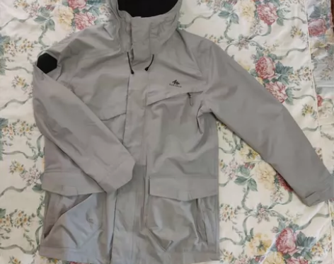 迪卡侬冲锋衣男山系登山服山系露营户外防水防...