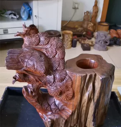 随型木雕大笔筒摆件,巧雕松树小鸟,花梨木材...