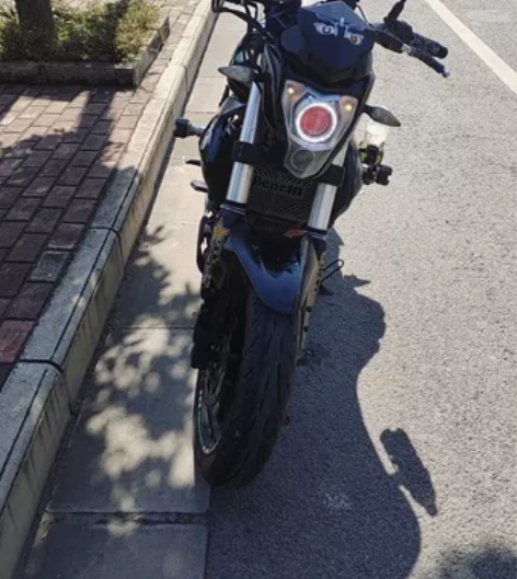 闲置出15年7月黄龙300，动力杠杠，没什...