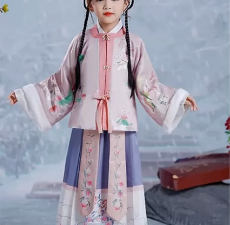 特价处理款。 儿童拜年服女童汉服秋冬款古装...