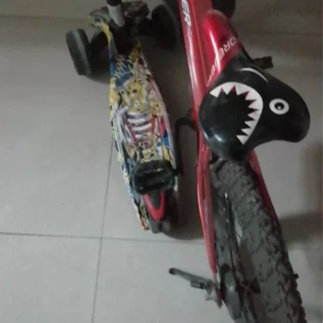 上海永久儿童自行车，辅助轮卸了保存完好。 ...