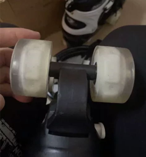 小状元品牌旱冰鞋，四轮安全学习用最好，2双...