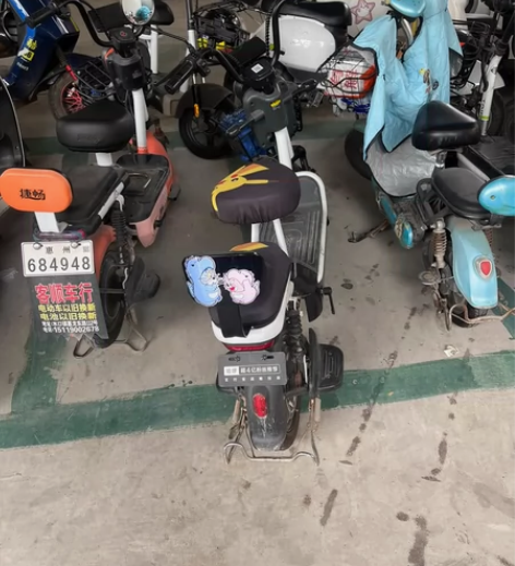 哈啰棒途电动车，原价2400买了几个月，a...