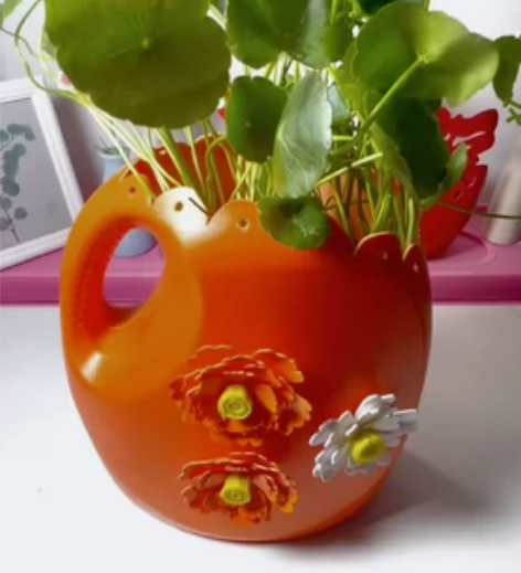 环保花瓶 变废为宝，纯手工雕刻，材质洗衣液...