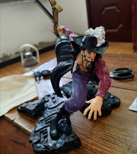 战斗鹰眼米霍克海贼王手办公仔摆件三刀霸气 ...