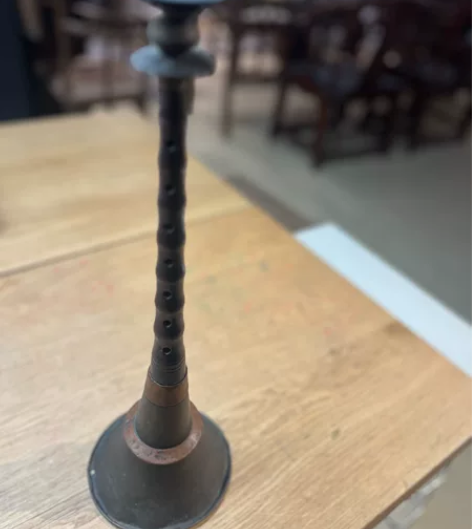 老唢呐43公分长，头是黄铜配紫铜，杆子起码...