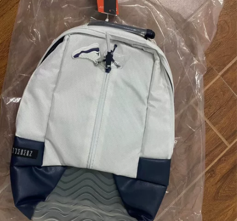 双肩包AJ11飞人书包男女电脑包康扣熊猫大...