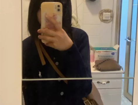 韩版斜挎方包 还挺百搭的 我有太多棕色系包了…… 可单肩斜挎... 韩版斜挎方包 还挺百搭的 我有太多棕色系包了…… 可单肩斜挎...