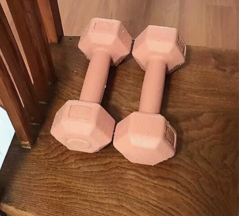 全部便宜处理！！全新女士小哑铃2kg*2只...