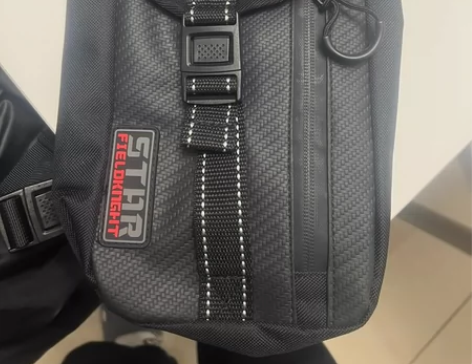 全新星空骑士腿包，就没用过，清理房间的时候...