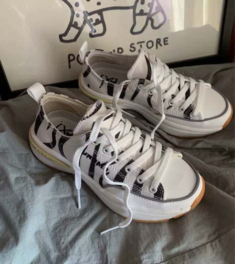 秋季轻便斑马纹休闲鞋复古跑步鞋运动鞋女，全...