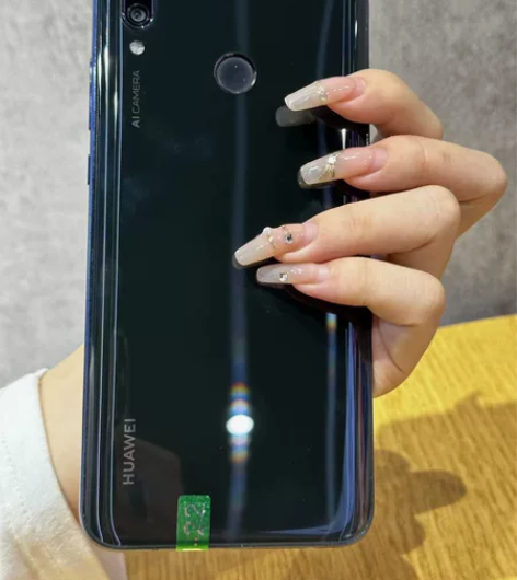 女大学生自用！ 顶配华为畅享9plus二手...