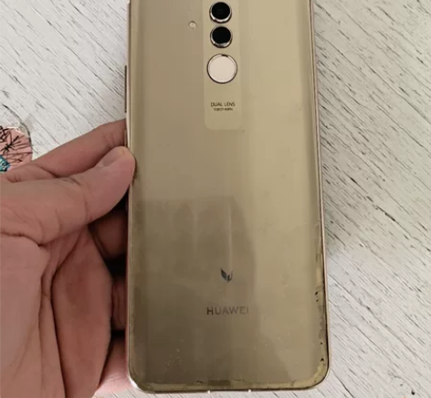 华为麦芒7 6+64应该 里面有一张25...