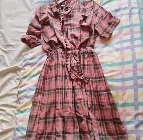 粉格子衬衫裙 学院风木耳边   甜美可爱 ...