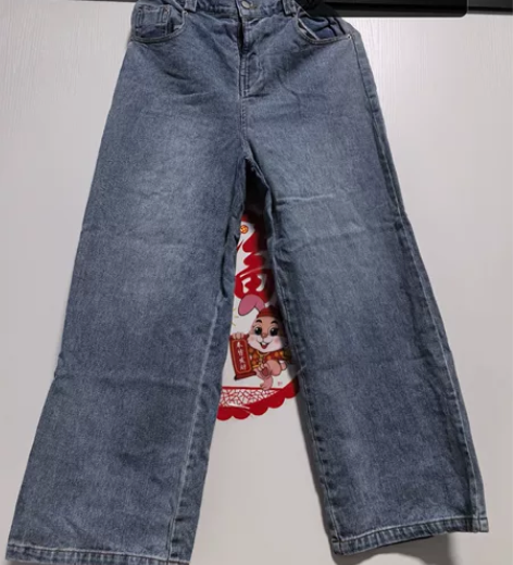 牛仔阔腿裤 感兴趣的话点“我想要”和我私聊...