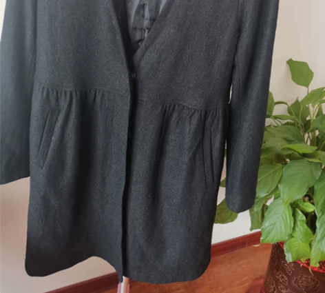 薄款的毛呢外套,9.8新,转给喜欢的姐妹 ...