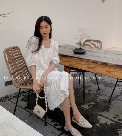 初夏新款 韩版镂空刺绣连衣裙(配吊带)  ...