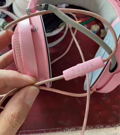 雷蛇北海巨妖耳机头梁破皮维修 换线 维修 ...