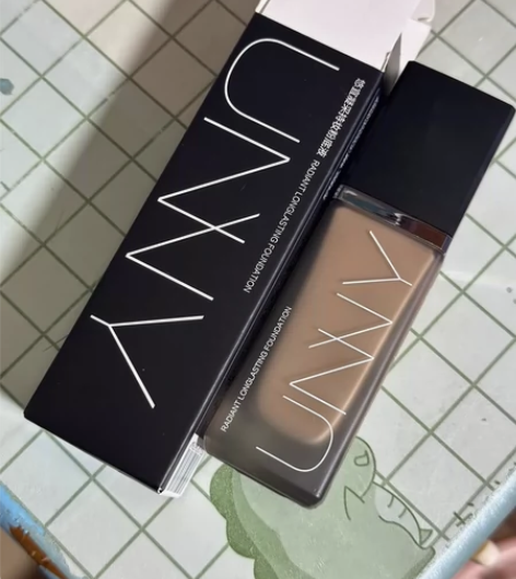 【全新包邮】UNNY粉底液油皮N01自然色...