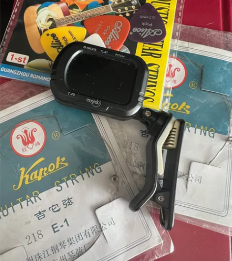 赔米出小天使电子调音器（吉他贝斯小提琴尤克...