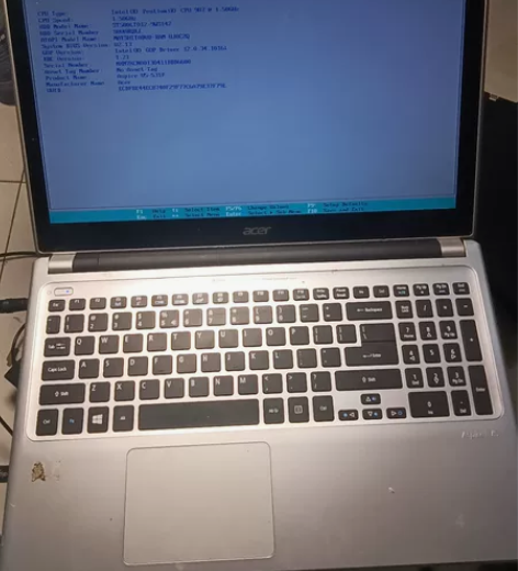 宏基v5-531p 外屏幕破 内屏完好 能...