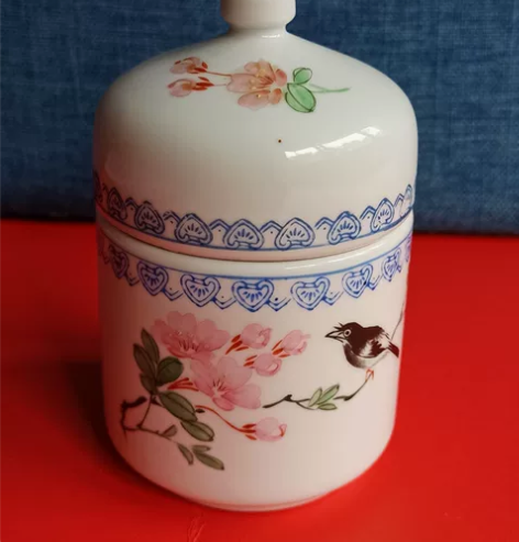 景德镇花鸟温氿罐盖罐 花鸟图案漂亮，品相好...