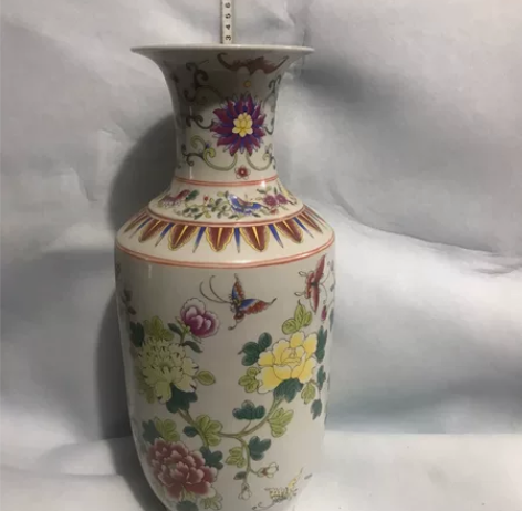 景德镇花瓶，平平安安 感兴趣的话点“我想要...