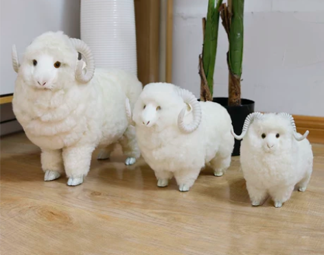 仿真绵羊摆件三阳开泰风水动物家居桌面客厅摆...