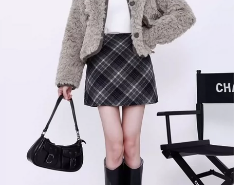 #裙子［低价捡漏[托腮]］大码微胖MM毛呢...