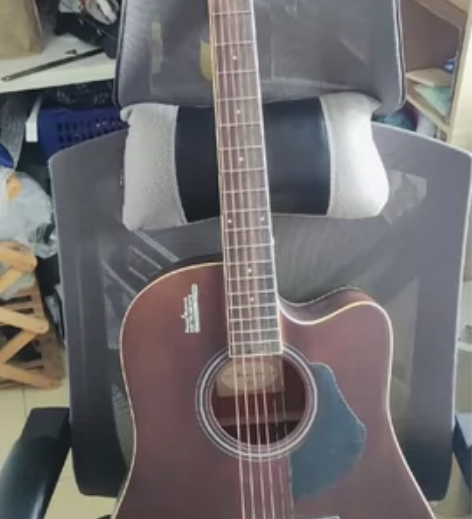 吉他，9成新，买回来基本没用过，处理闲置。...