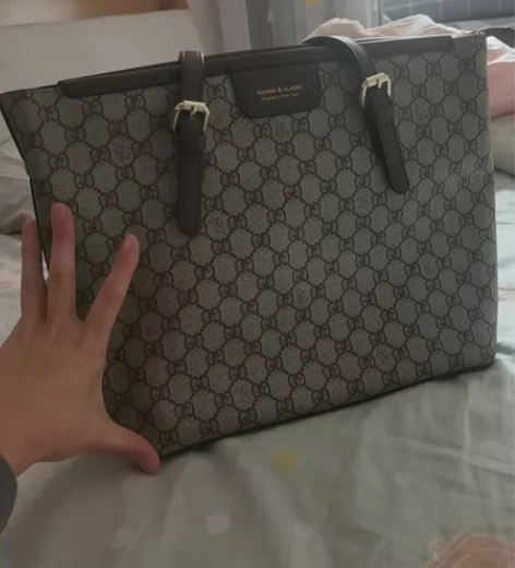 啄木鸟包包，店里买的，当时花了270多，没...