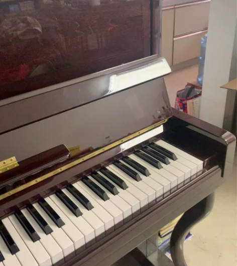 钢琴，95成新， 感兴趣的话点“我想要”和...