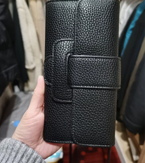 女士钱包 全新 皮质很好 容量大卡槽...